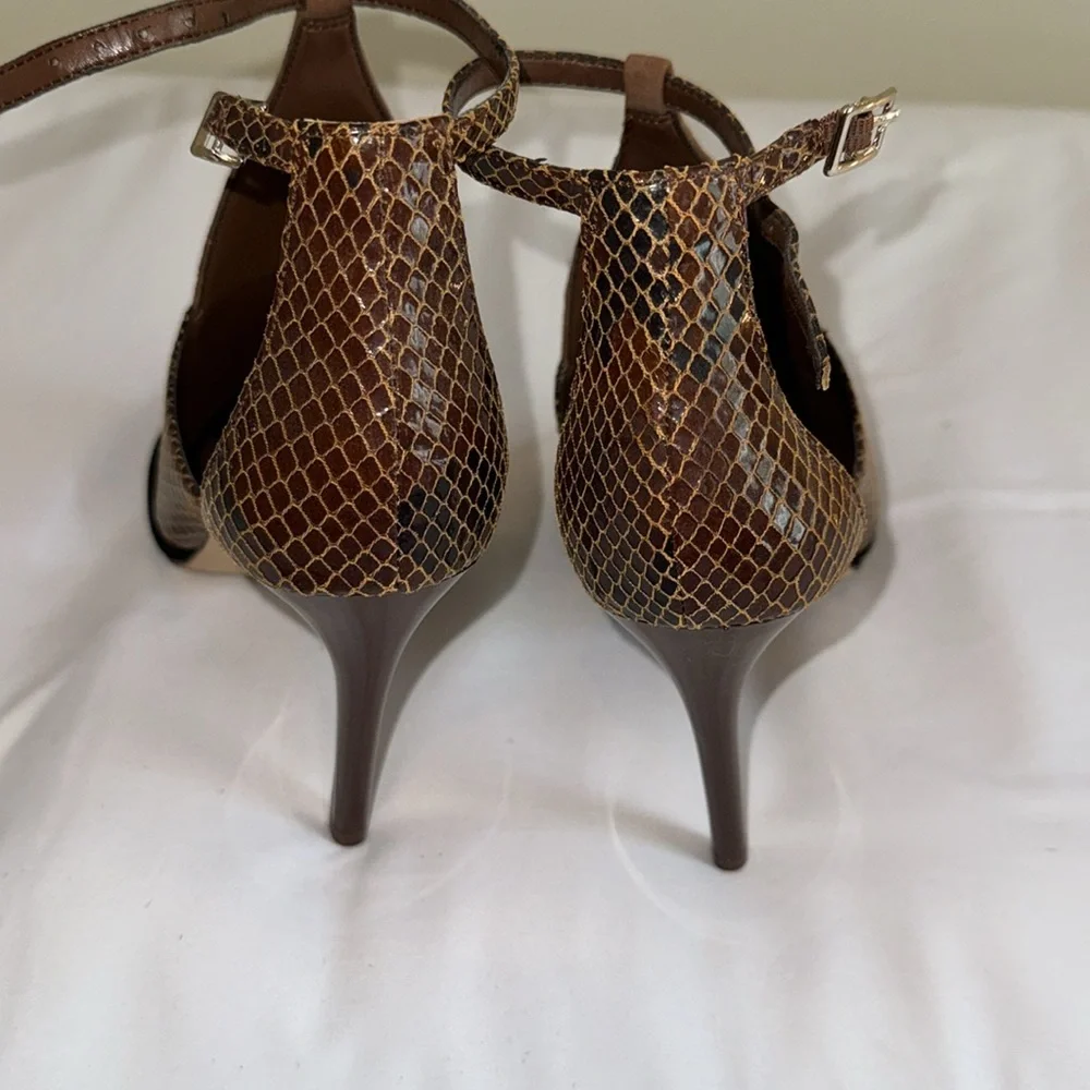 White House Black Market nwot 3”